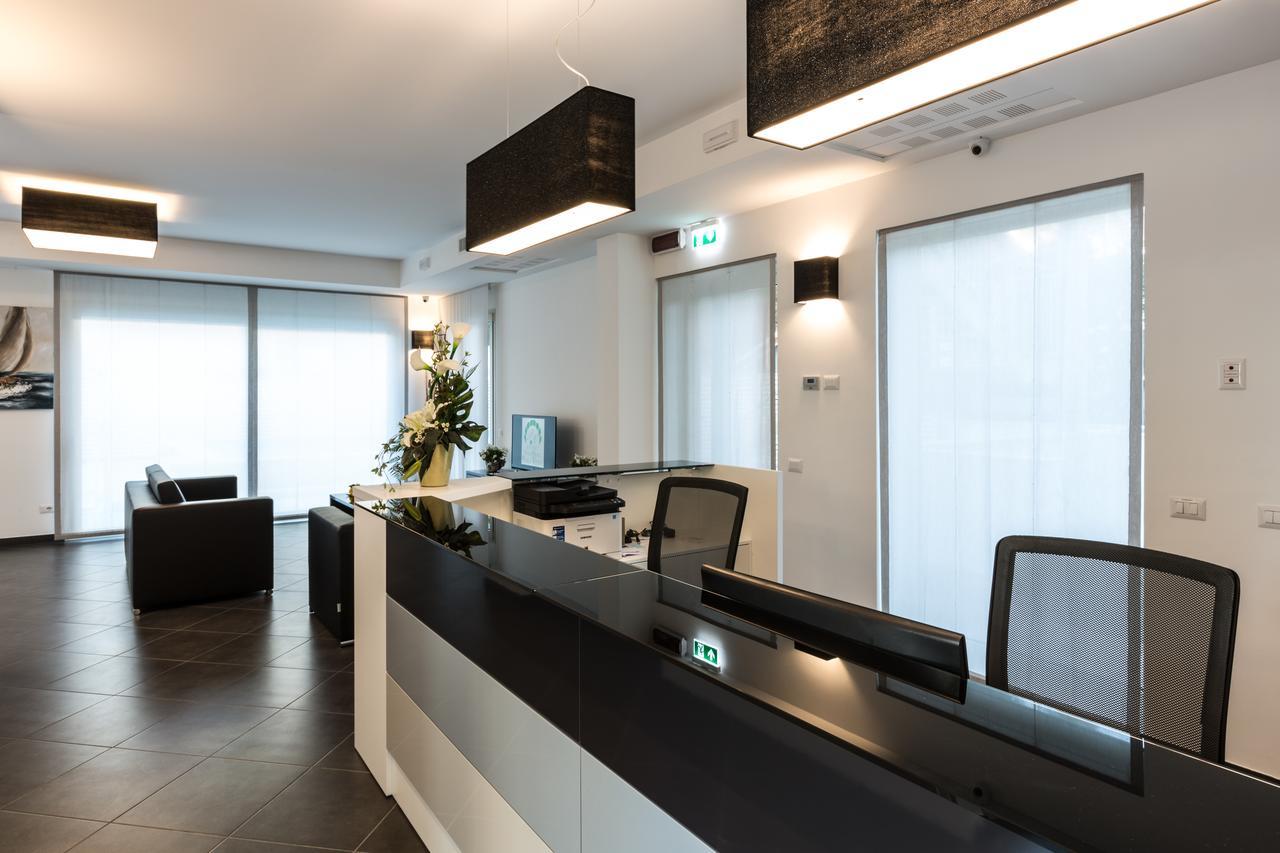 Residence Perla Verde Riccione Esterno foto