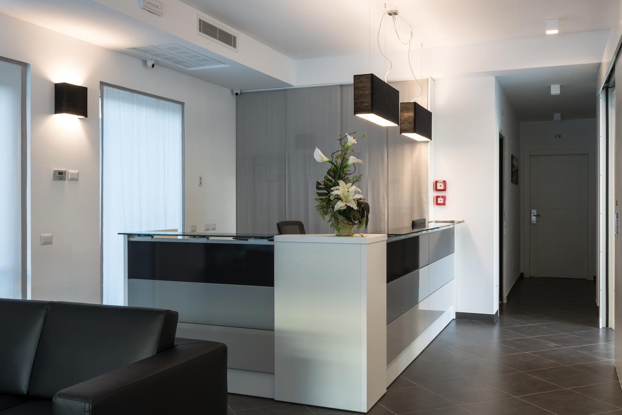 Residence Perla Verde Riccione Esterno foto