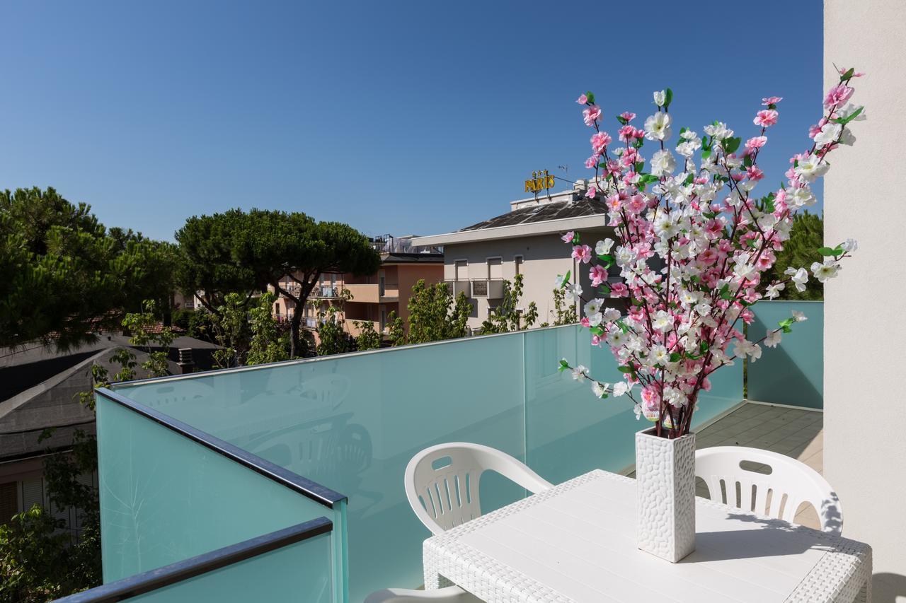 Residence Perla Verde Riccione Esterno foto