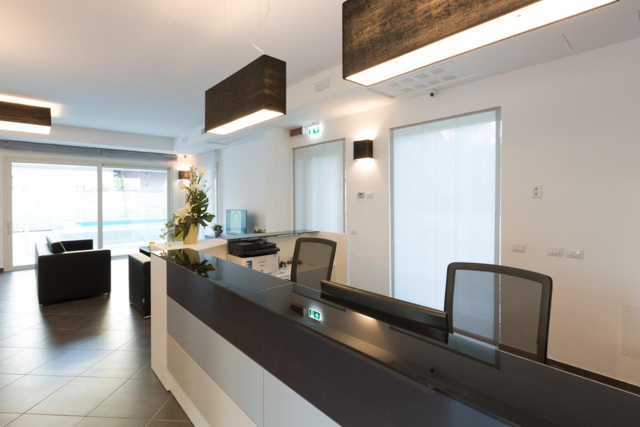 Residence Perla Verde Riccione Esterno foto